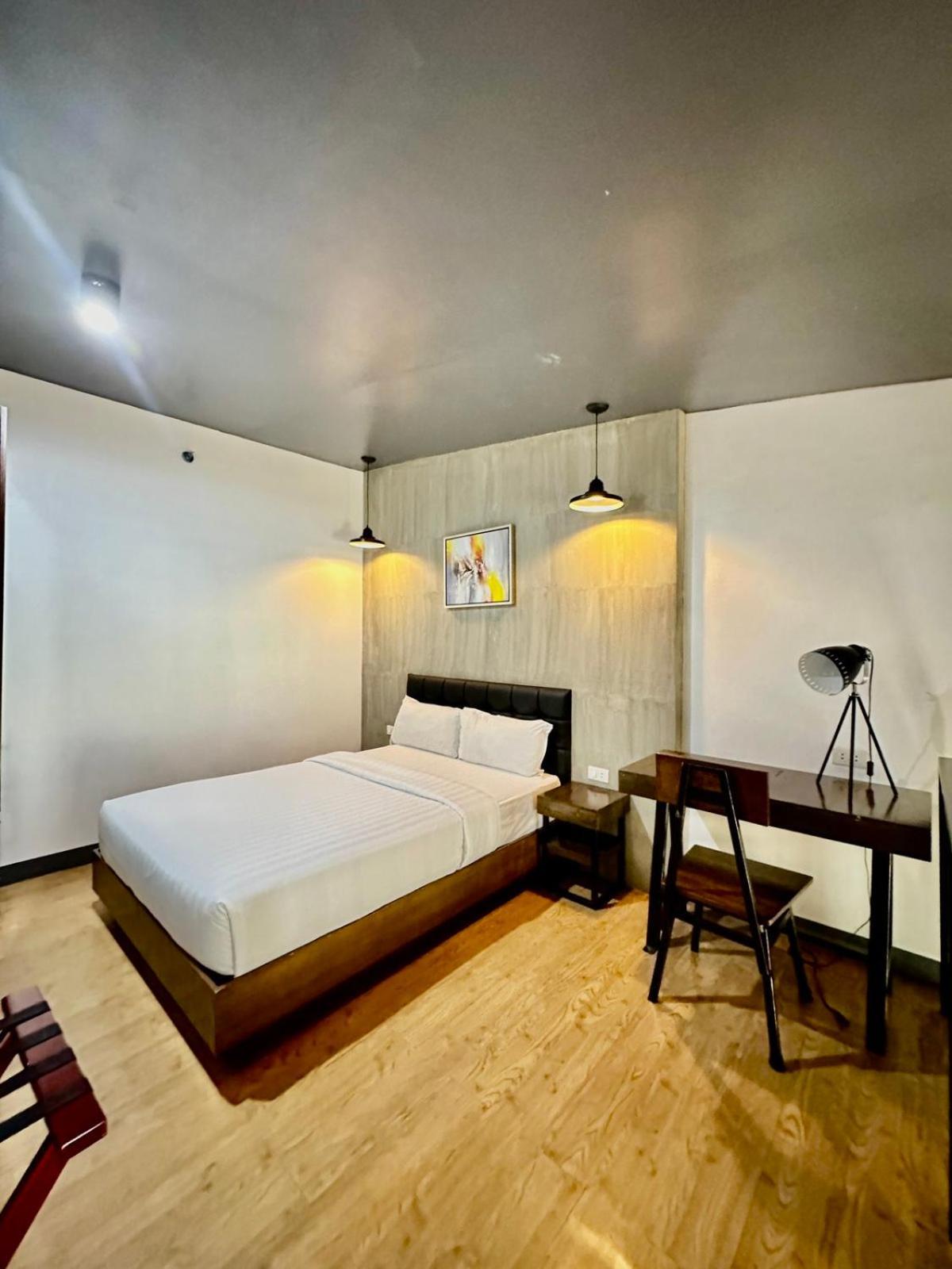 Big Hotel Cebu Екстер'єр фото