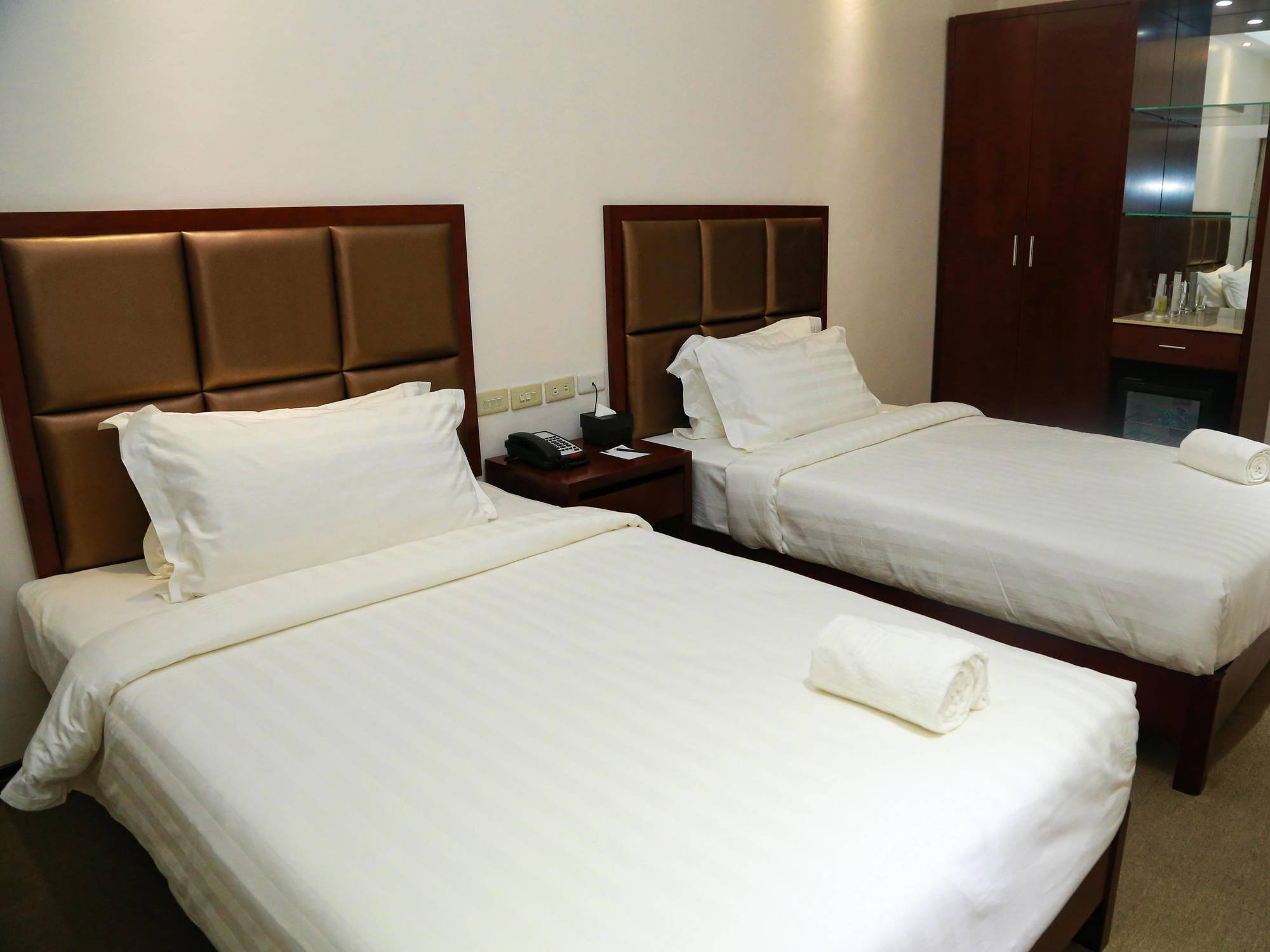 Big Hotel Cebu Екстер'єр фото